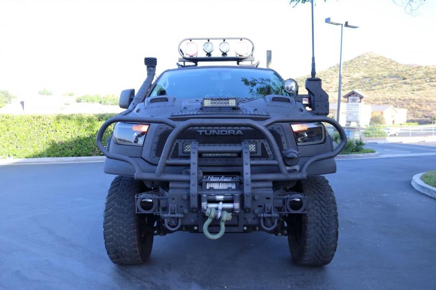  Toyota Tundra CrewMax 4x4 Zombie Apocalypse 2013 года  (фото 28 из 461)